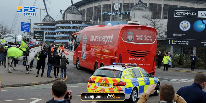 Manchester City ថ្កោលទោសចំពោះអ្នកគាំទ្រដែលបានគប់ឡានក្រុង Liverpool នៅតាមផ្លូវត្រឡប់មកវិញ រួមនឹងសហការជាមួយប៉ូលិសក្នុងការស៊ើបអង្កេត